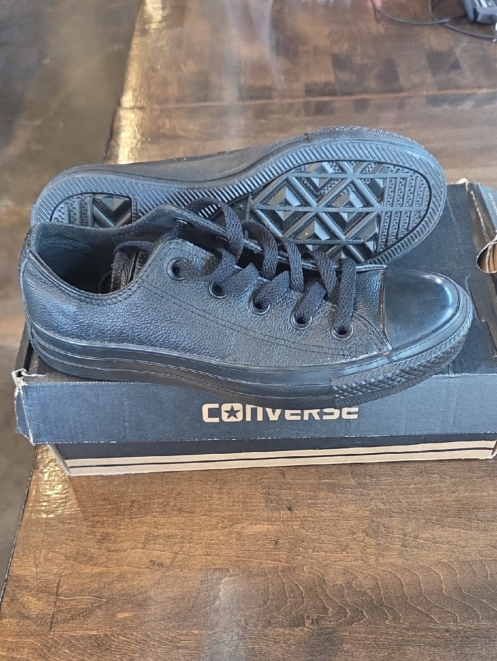 Size 5 Women's Converse Black Low-Top Leather Sneakers NEW